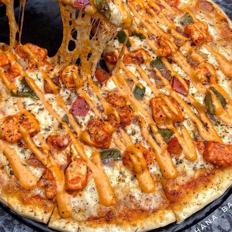 Shahi Paneer Pizza.
